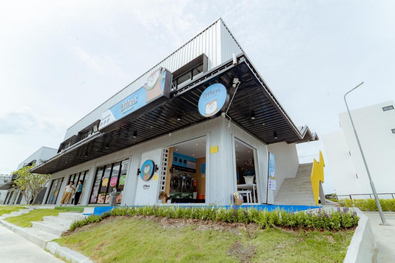 My Space69 Bangkok Exterior photo