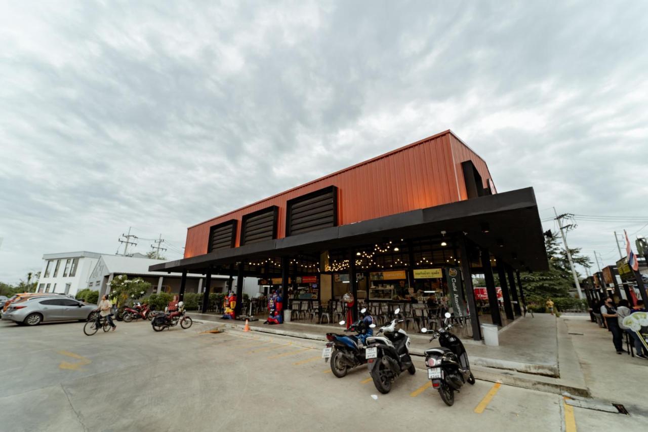 My Space69 Bangkok Exterior photo
